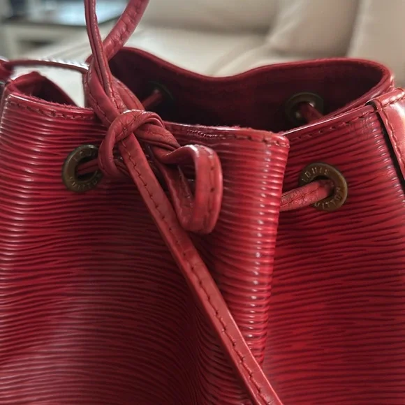 Louis Vuitton Epi Noe - Picture 8 of 16